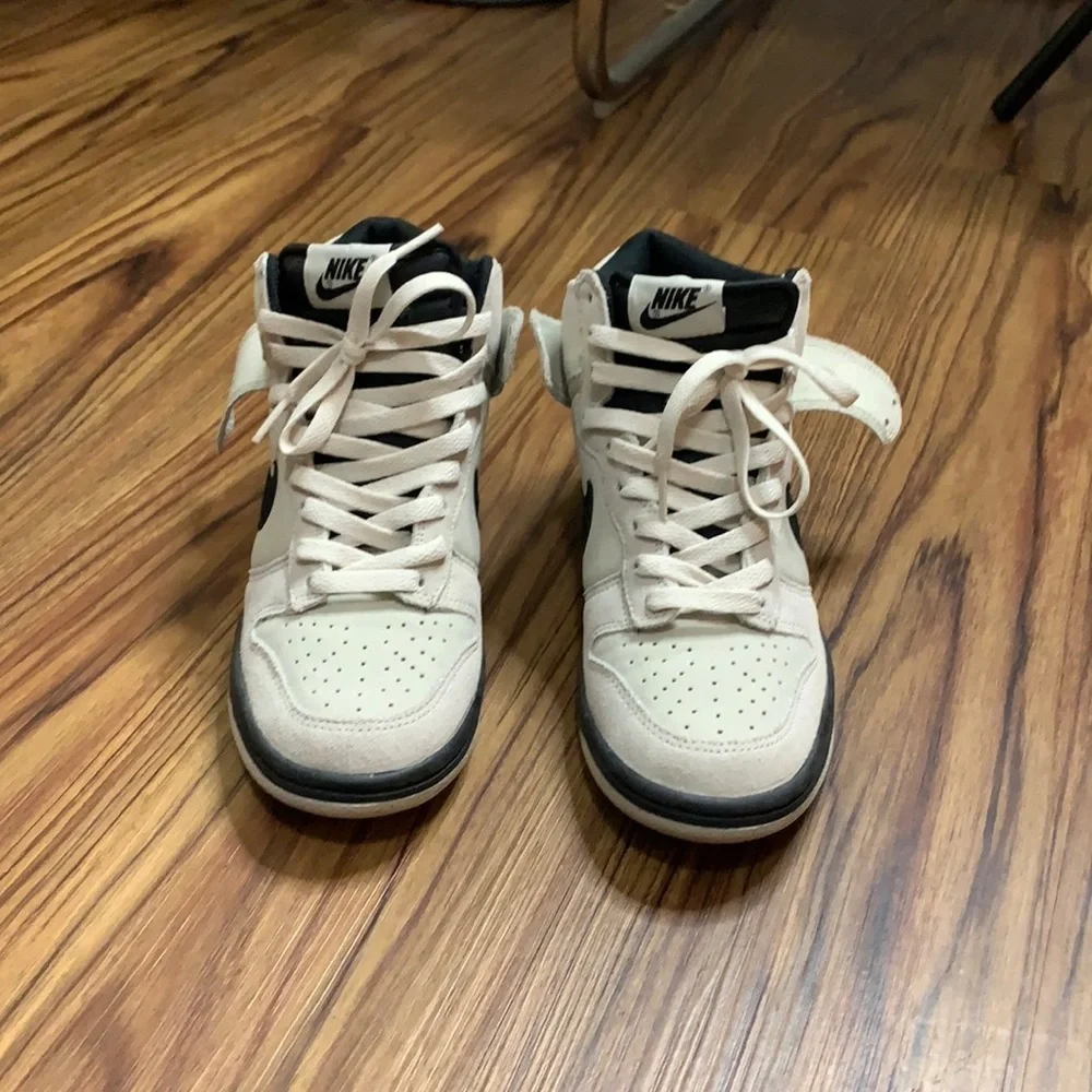 Nike Dunk SB High “Light Bone” Boys (5.5Y)